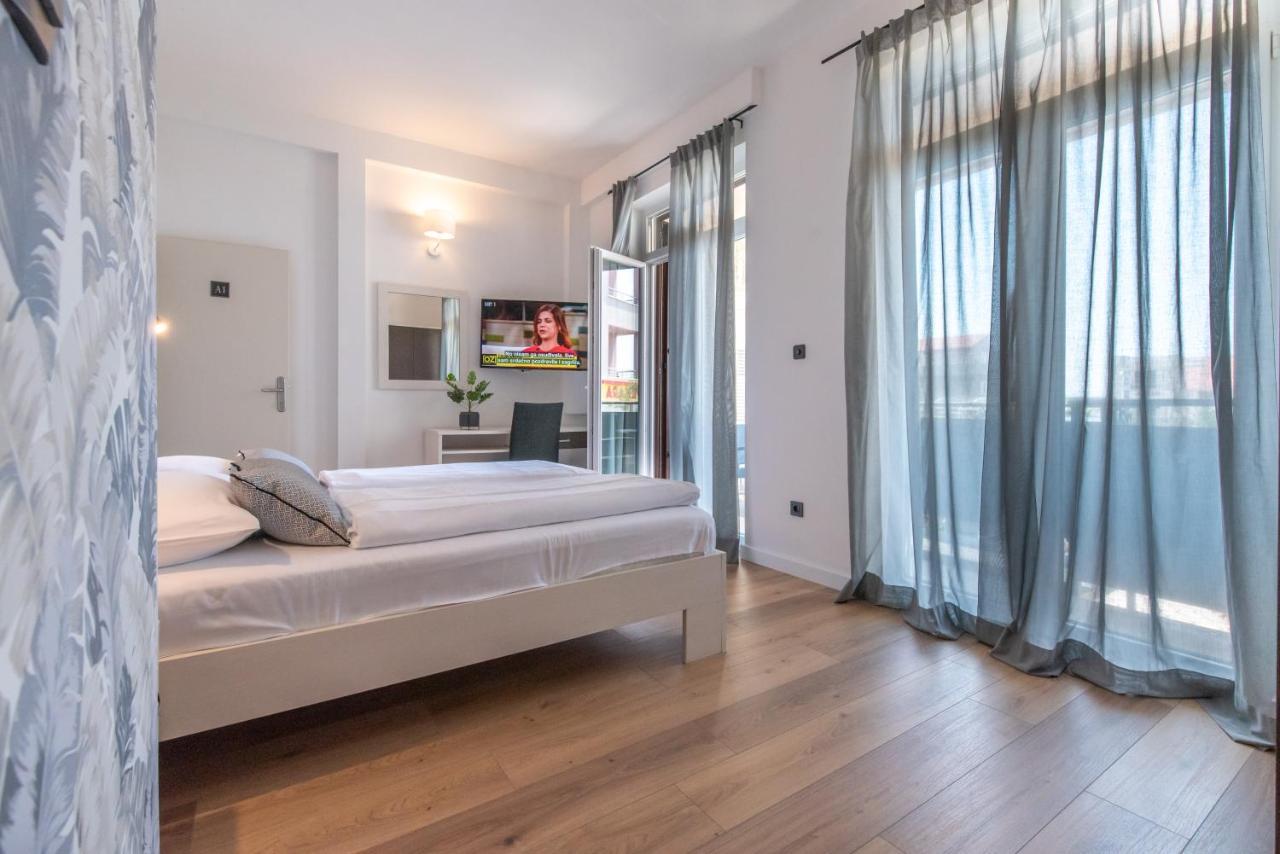 Apartments Amigos Podstrana Eksteriør billede