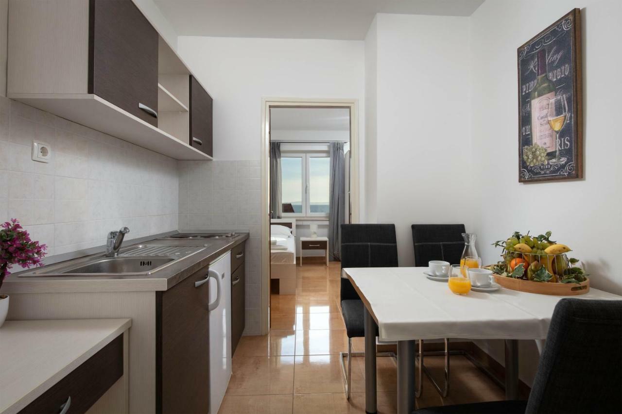 Apartments Amigos Podstrana Eksteriør billede